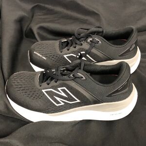 New Balance W1840BKA women’s Black & White walking shoes Sz 7.5
